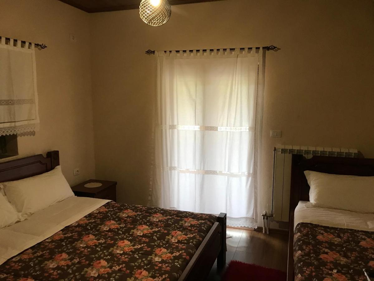 Hostel Bujtina Hader Xhebro Tepelene Exterior foto