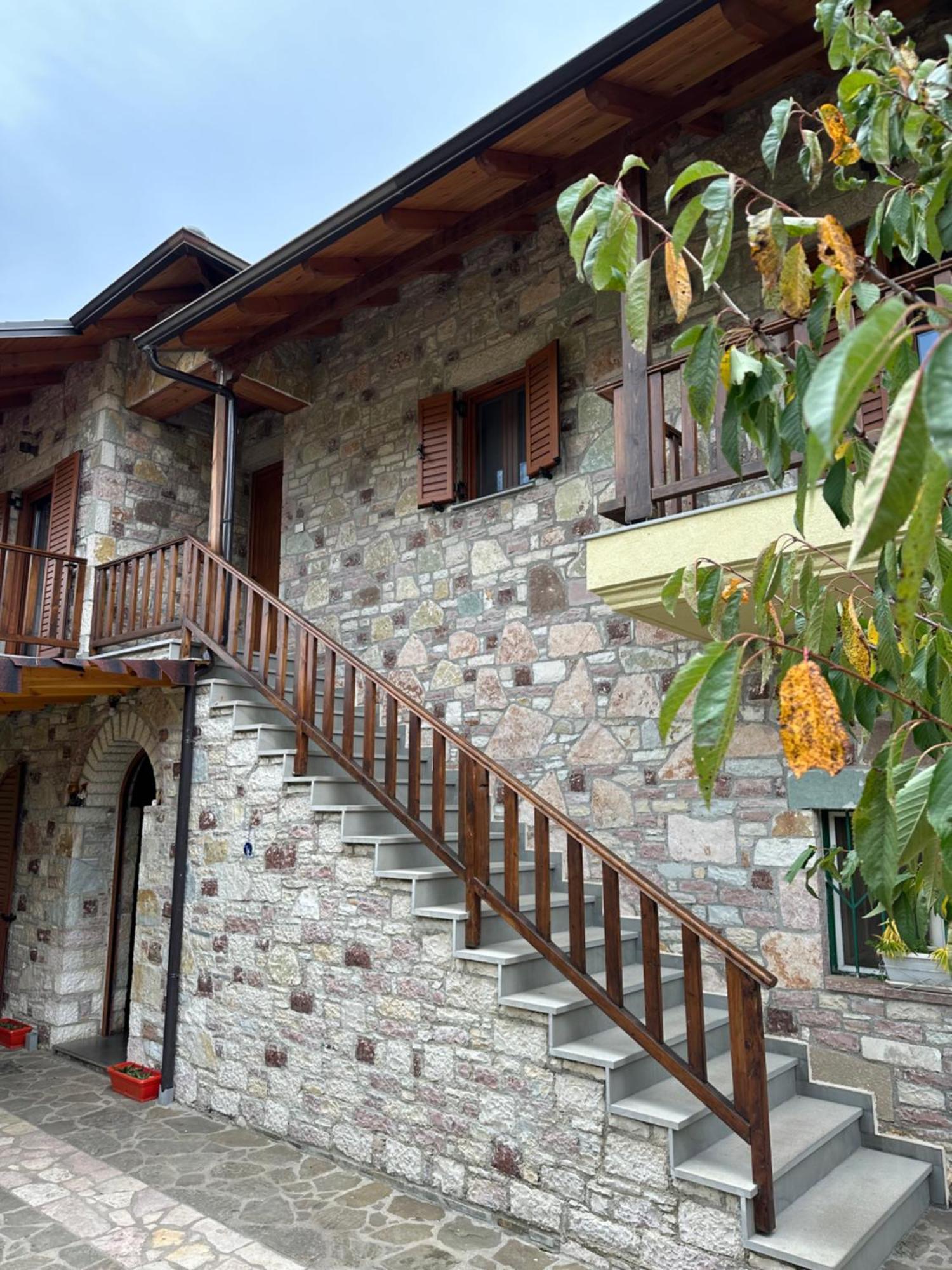 Hostel Bujtina Hader Xhebro Tepelene Exterior foto